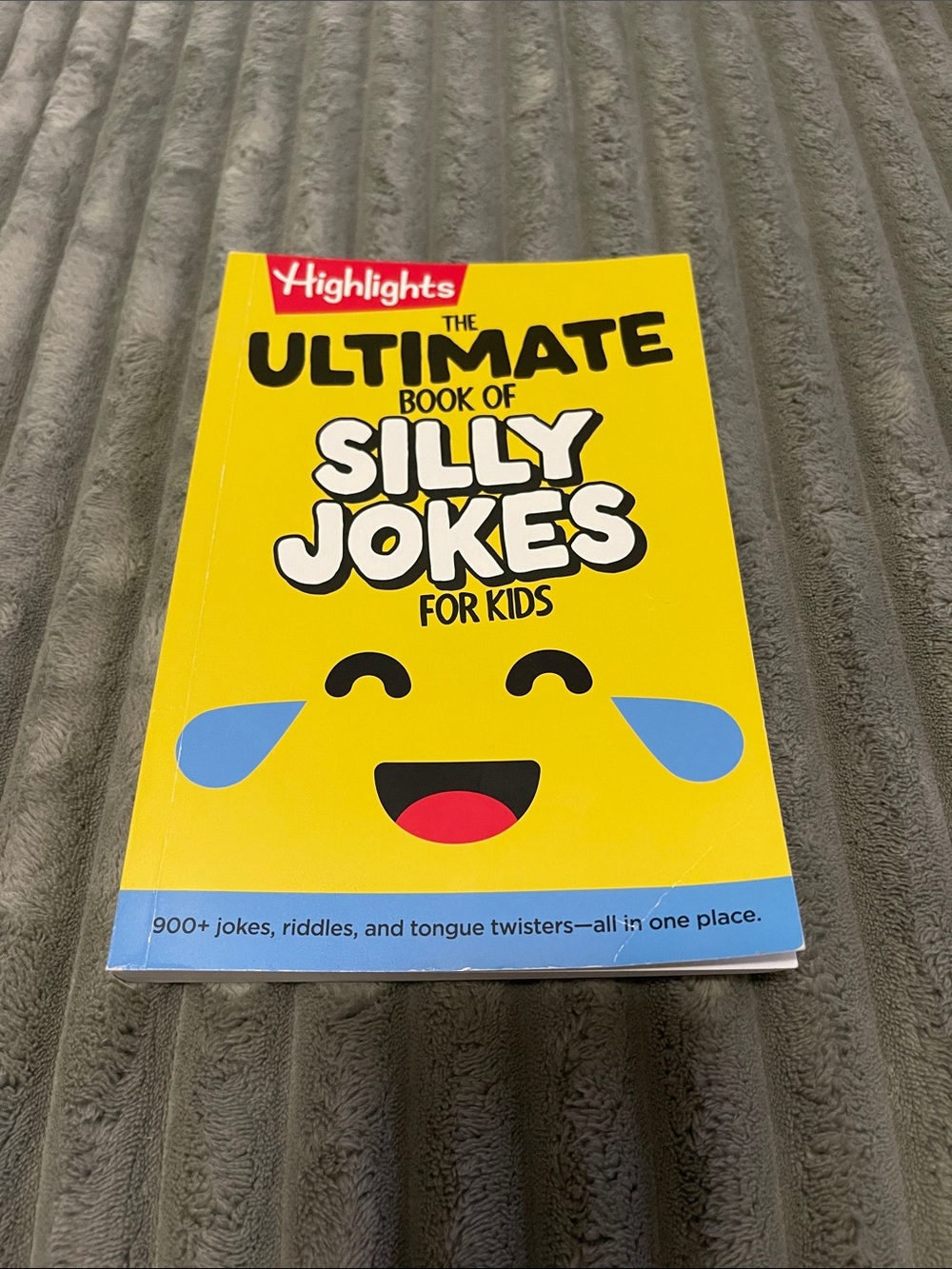 The Ultimate Book of Silly Jokes for Kids - Yellow